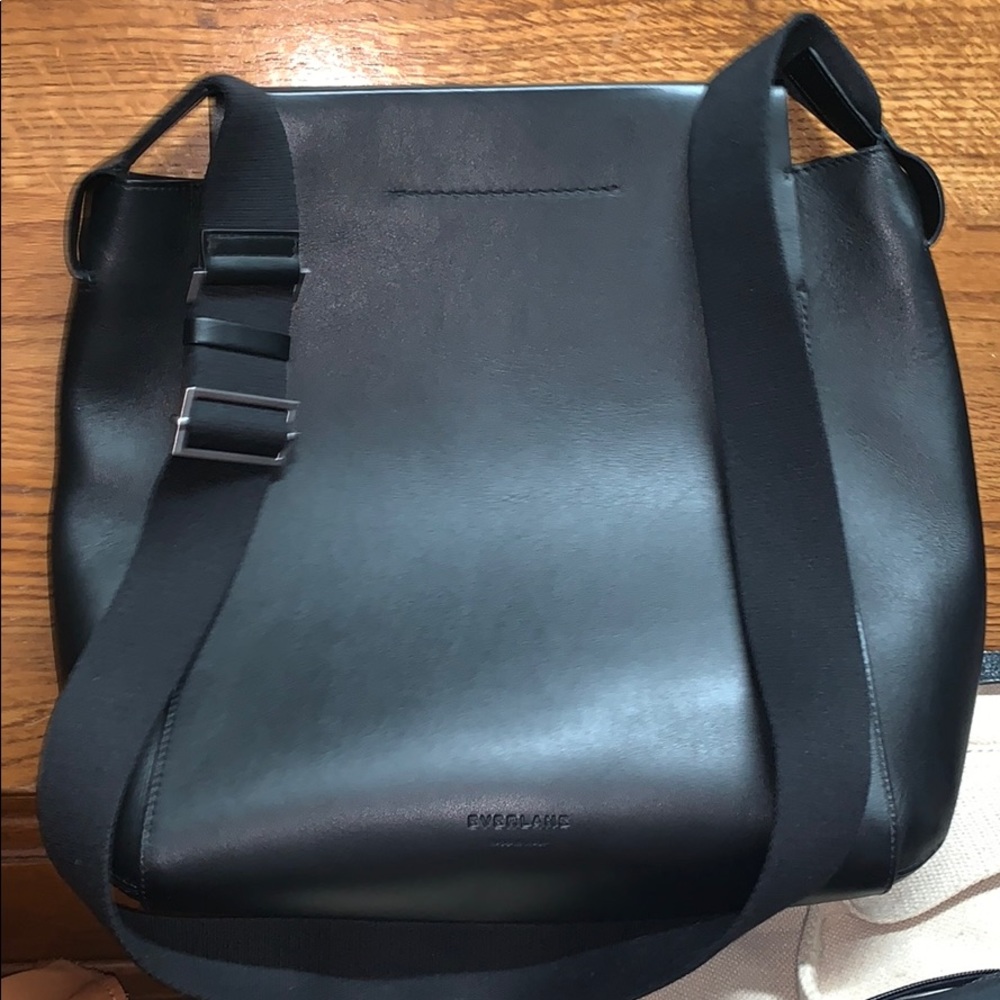 Everlane. The Form Bag.